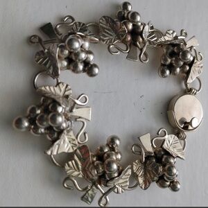 VTG 925 MEXICO BRACELET
CLUSTER GRAPE VINE
STERLING SILVER 1930-1940